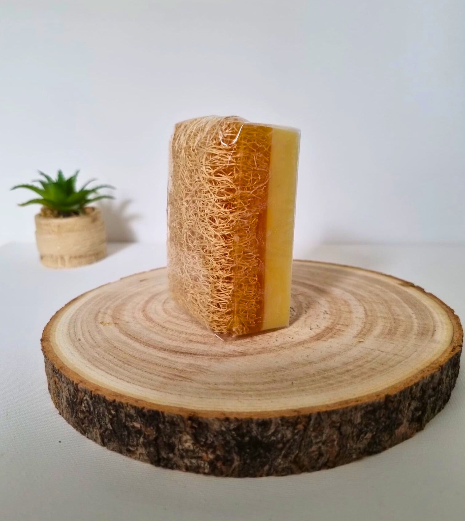 ZITRONE  - Die erfrischende Eselmilchseife mit Zitrusenergie